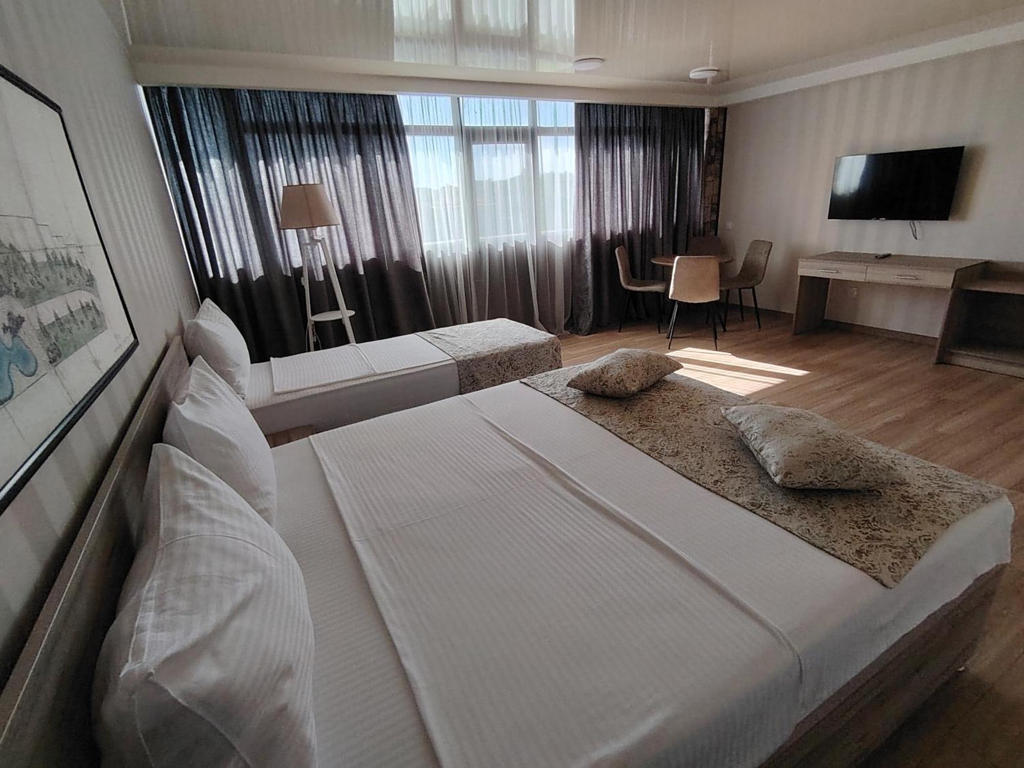 Vita Gardenia Hotel Tskaltubo Ngoại thất bức ảnh
